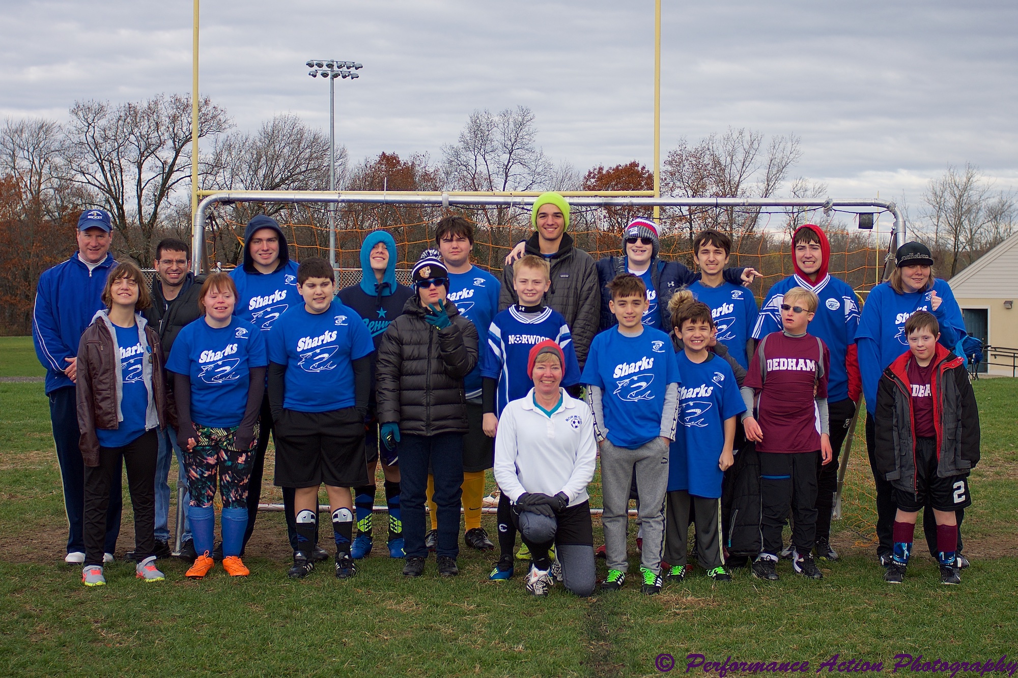 TOPS Challenger League Team photo in front of the goal